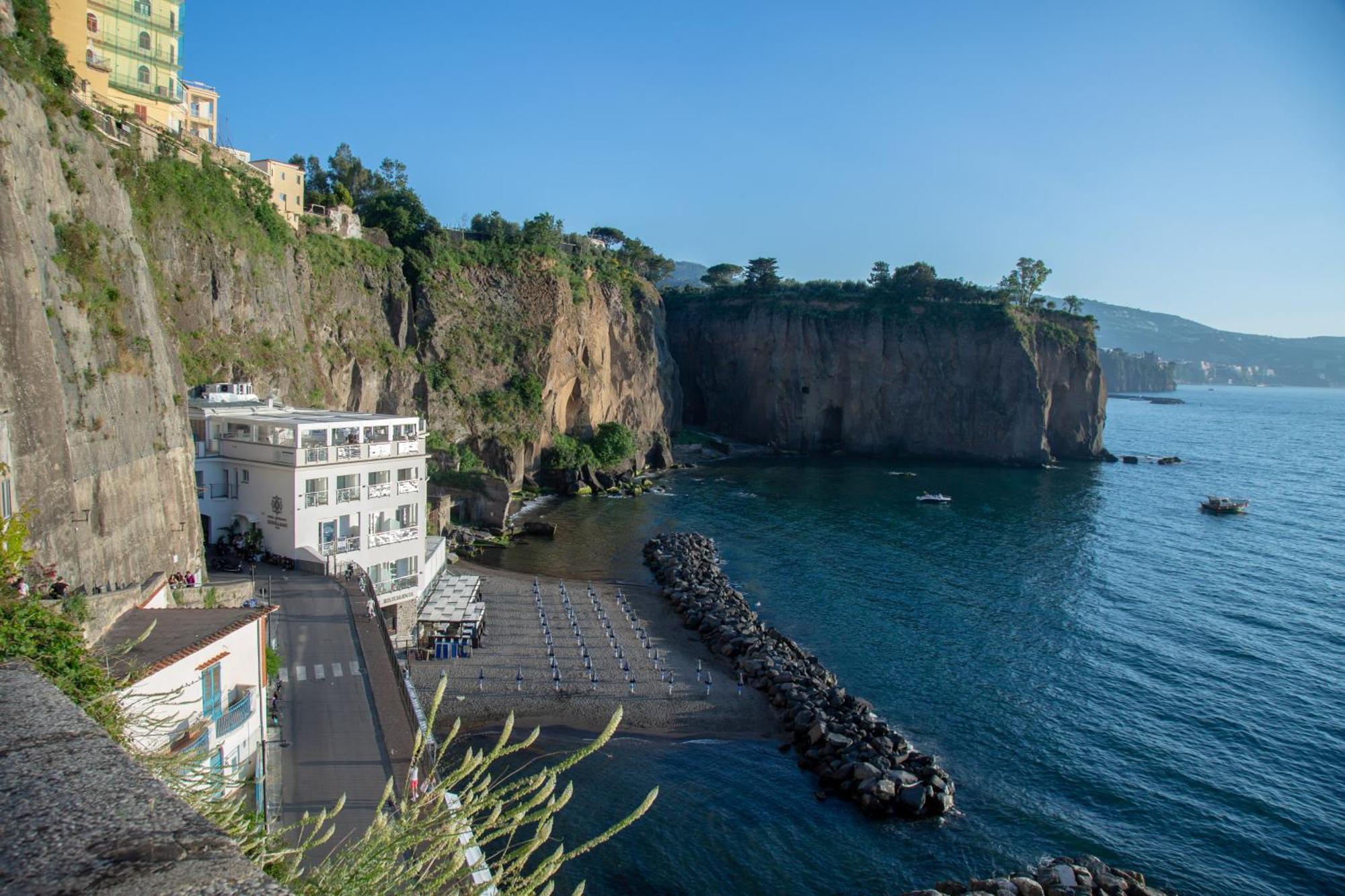 Hotel Giosue' A Mare Sorrento Мета Экстерьер фото