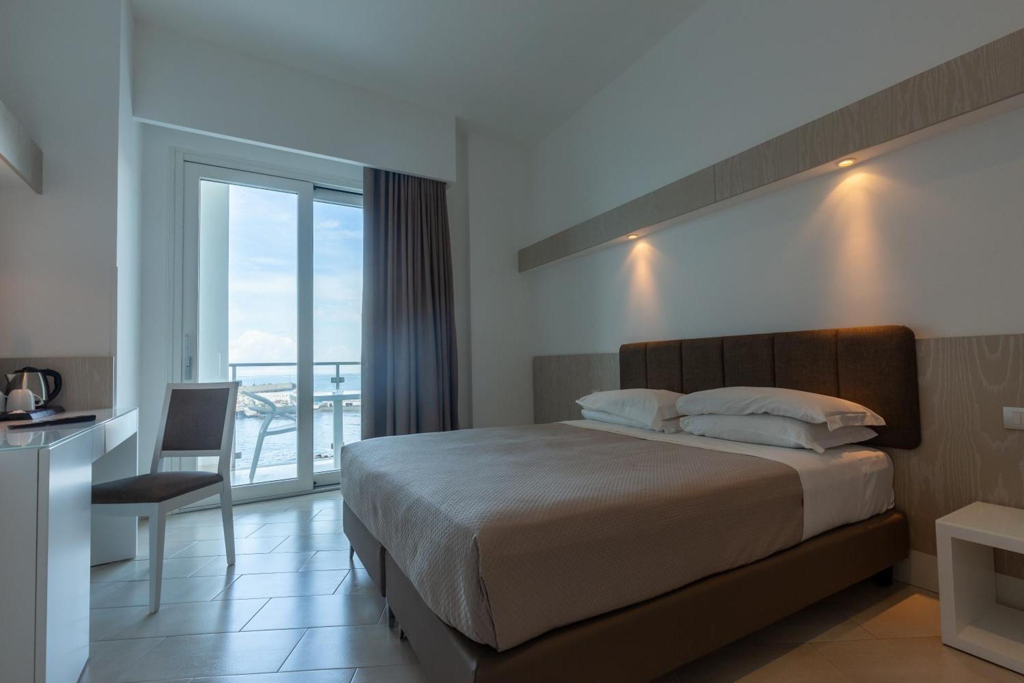 Hotel Giosue' A Mare Sorrento Мета Экстерьер фото
